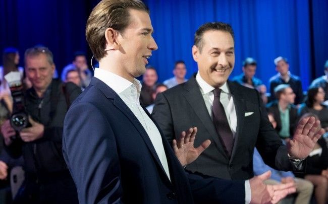 Sebastian Kurz und HC Strache beim TV-Duell bei Puls 4. - © AFP