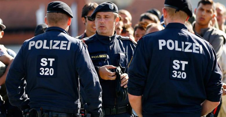 رويترز, شرطة الحدود النمساوية , طالب لجوء عراقي, اللجوء الى النمسا, لجوء الشواذ, اثبات أنك شاذ