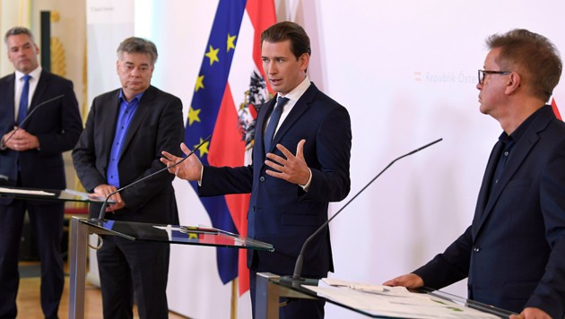 وزير الصحة رودي أنشوبر والمستشار النمساوي سيباستيان كورتس وفايروس كورونا