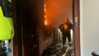 فرق الانقاذ والاطفاء في حريق في فيينا
