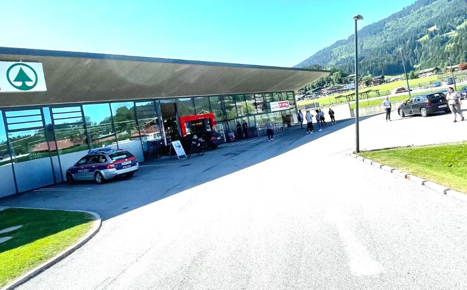 الشرطة، حادث في تيرول النمساوية، سوبر ماركت شبار