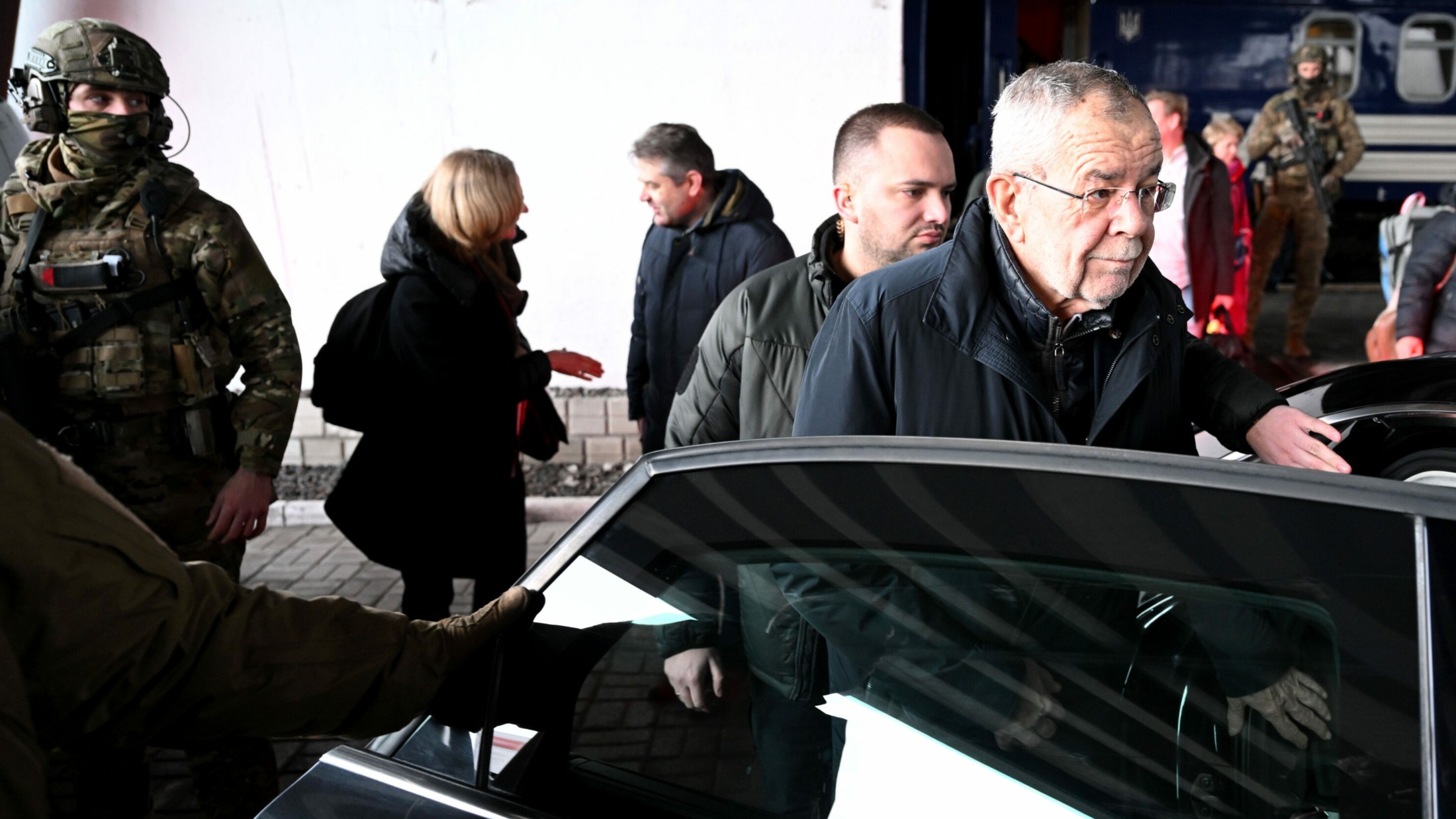 الرئيس النمساوي ألكسندر فان در بللن في زيارة له للعاصمة كييف